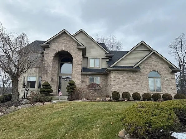 7158 Buena Vista Ct, West Bloomfield, MI 48322