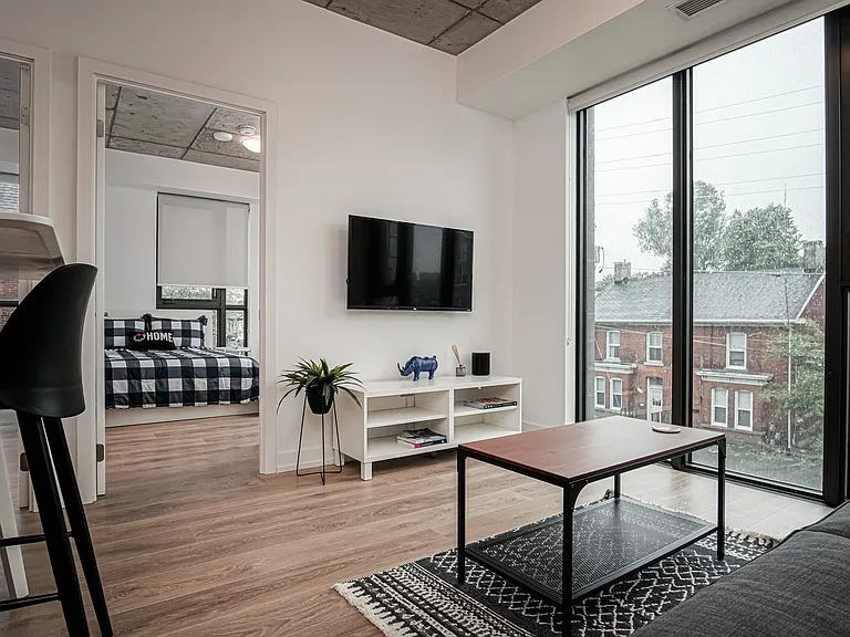 333 University Ave — Photo 11