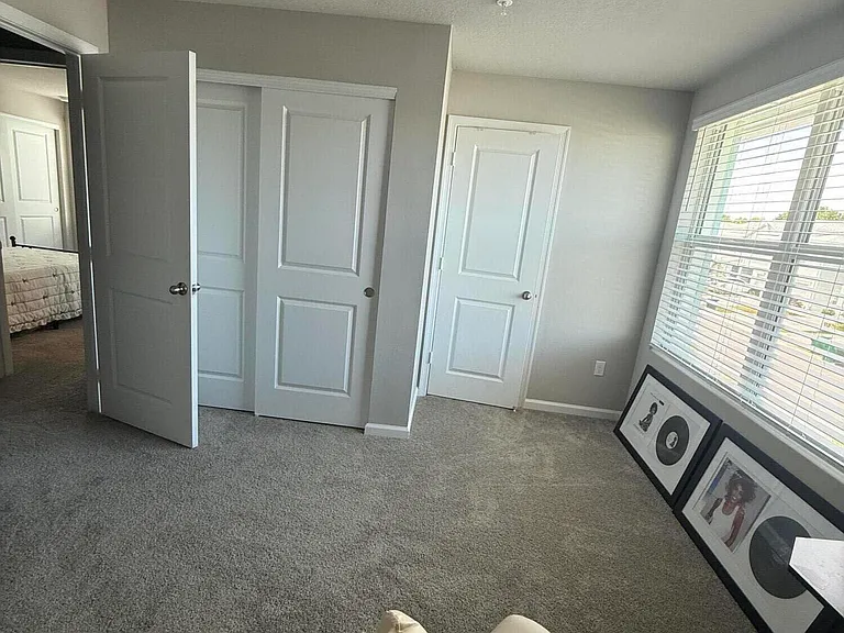 389 Salisbury Cir — Photo 20