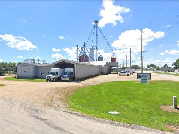 130 E 11th St, Monticello, IA 52310