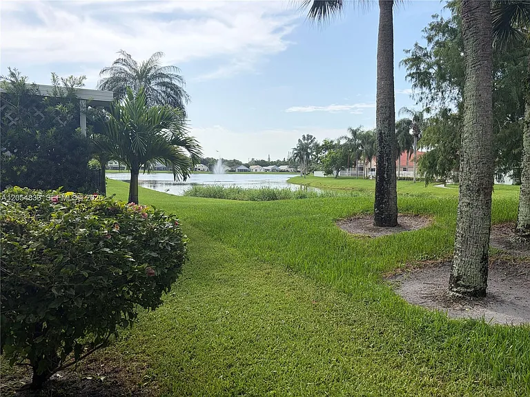 9020 Lake Park Cir N — Photo 31