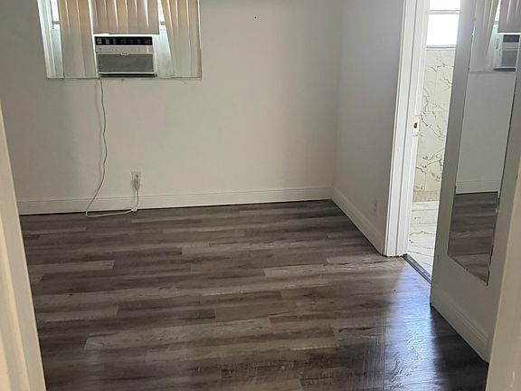 5th image of 913 NE 18th Ave APT 121