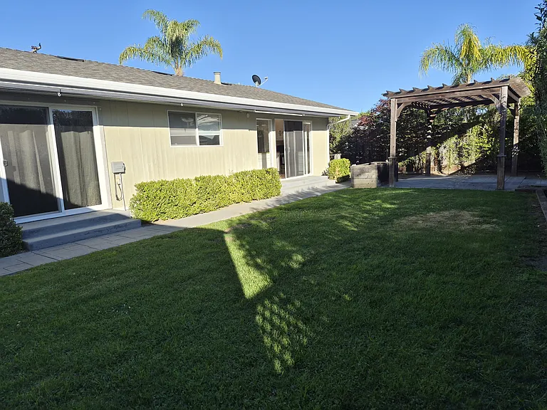 109 Corinne Ave — Photo 25