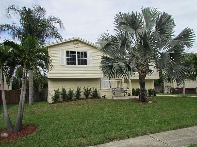 Awesome Curb Appeal !