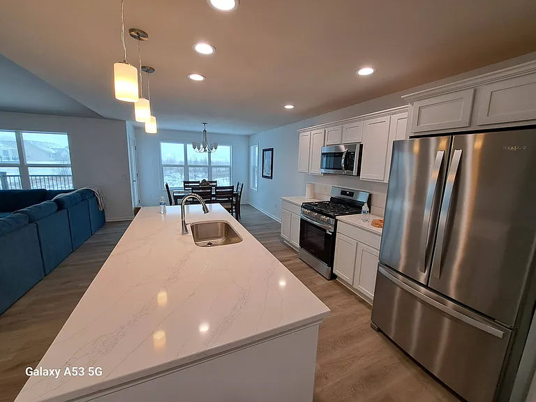 12407 Lakeview Dr — Photo 2