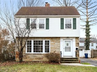 3668 Grosvenor Rd, Cleveland Heights, OH 44118