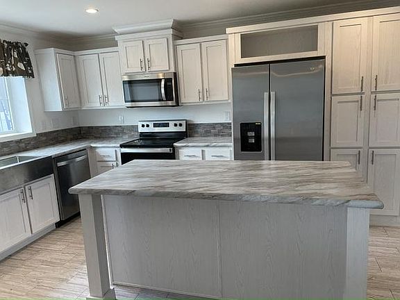 5th image of 35 Freedom Dr