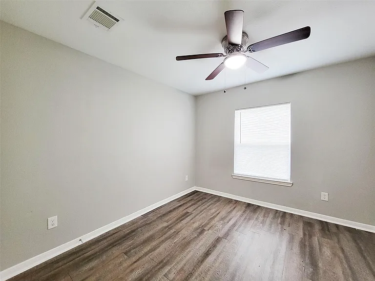 5242 Keystone St — Photo 14