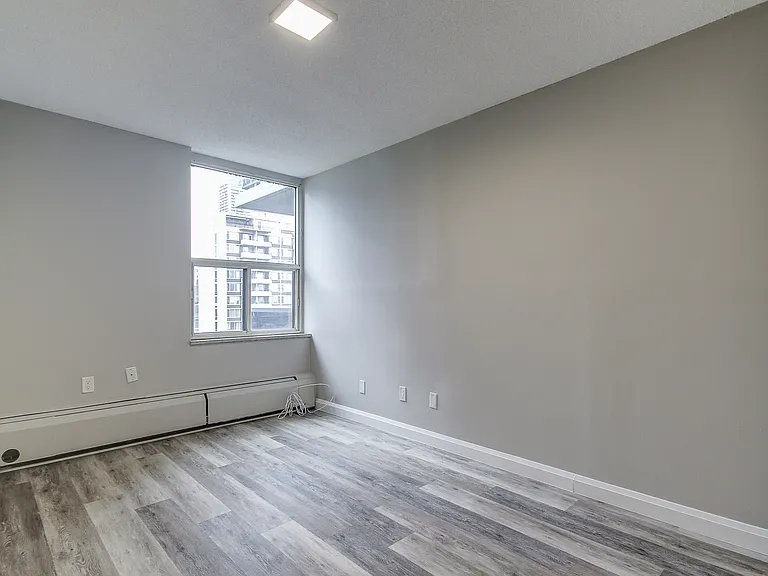 88 Erskine Ave — Photo 46