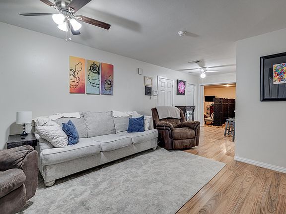 4th image of 102 Sharon Dr