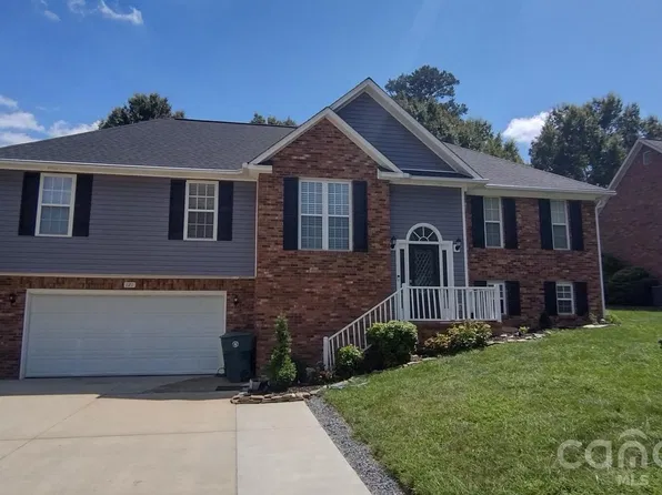 121 Bald Cypress Ln, Mooresville, NC 28115