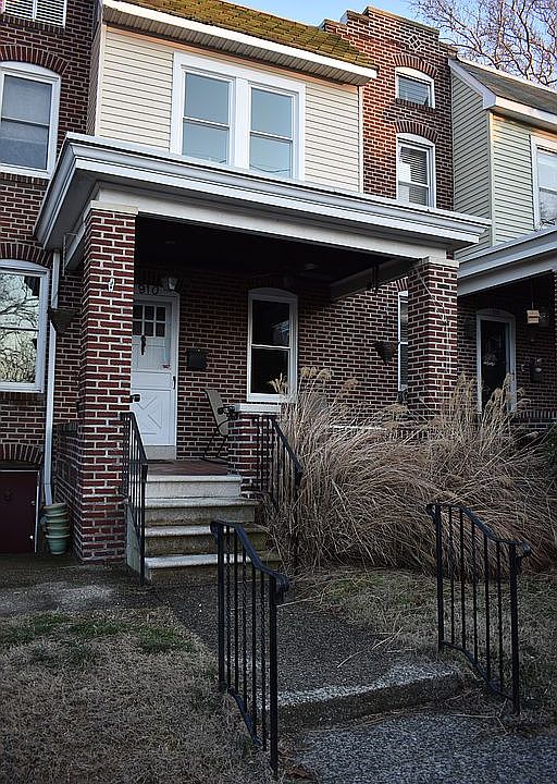 1st image of 910 N Clayton St