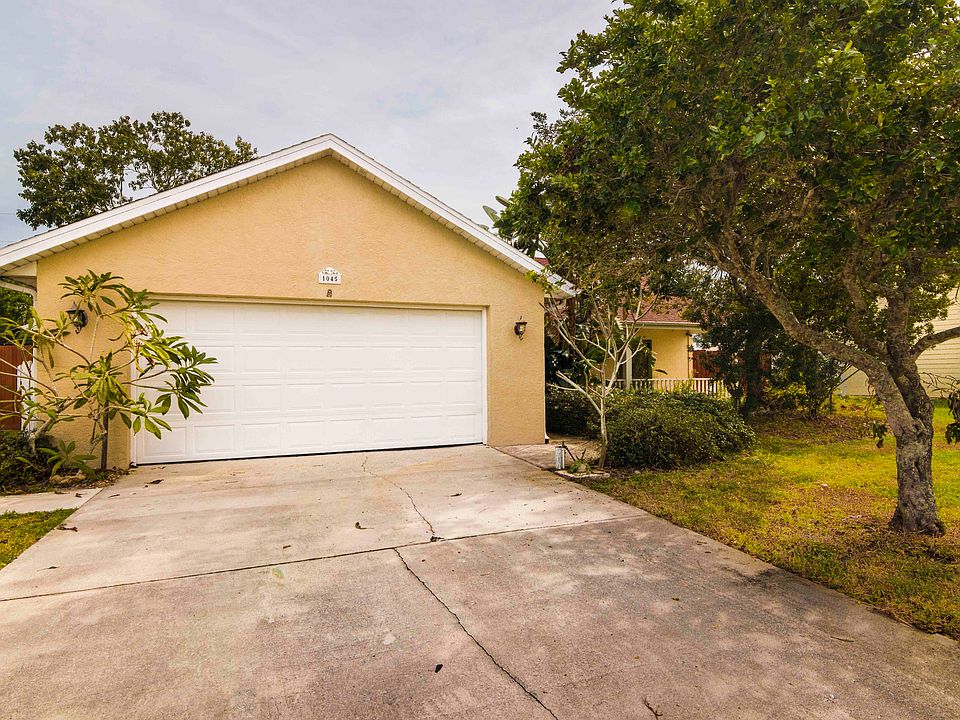 1st image of 1045 Bonnymede Dr