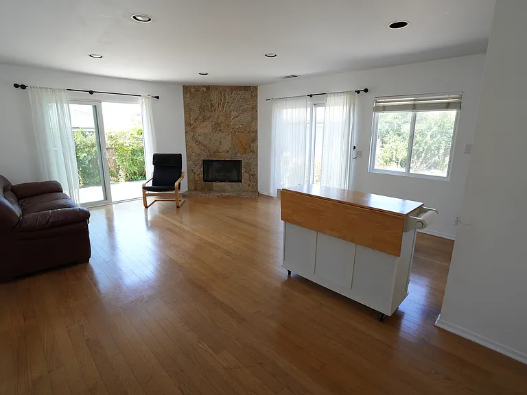 10351 Parr Ave — Photo 5
