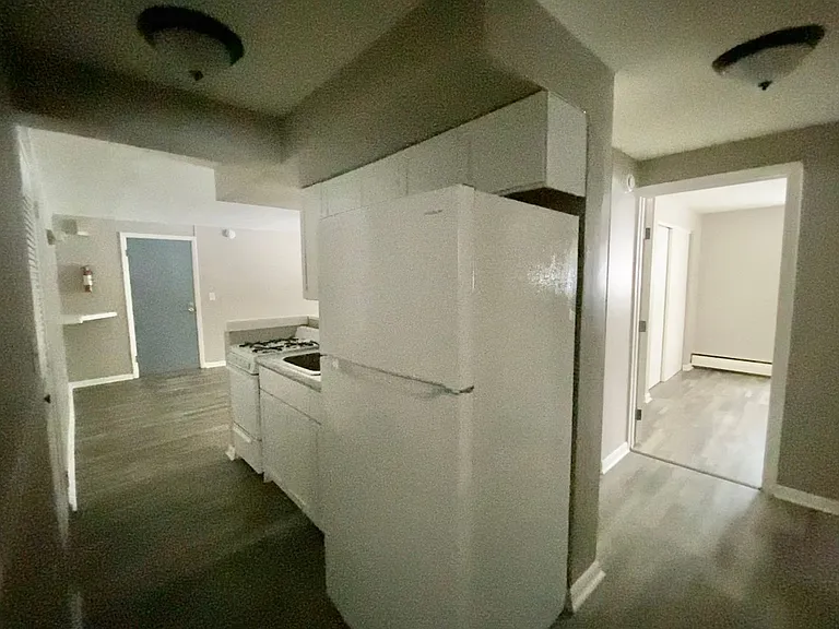 2414 Banning — Photo 11
