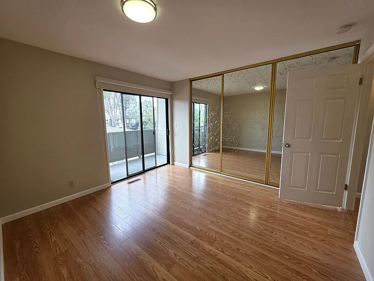 27 El Camino Real #2 — Photo 14