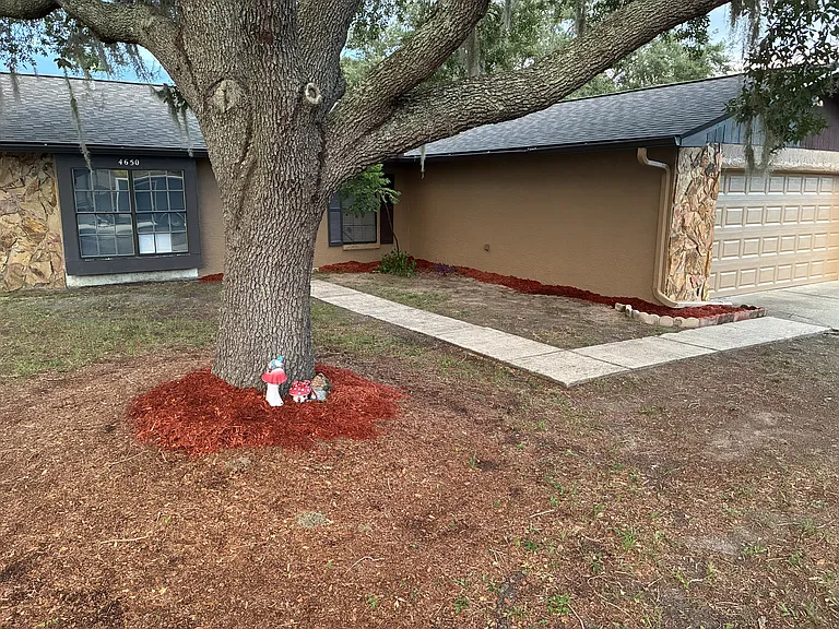 4650 Victoria Rd — Photo 2