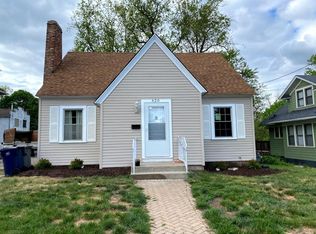 620 Laurel St, Elgin, IL 60120