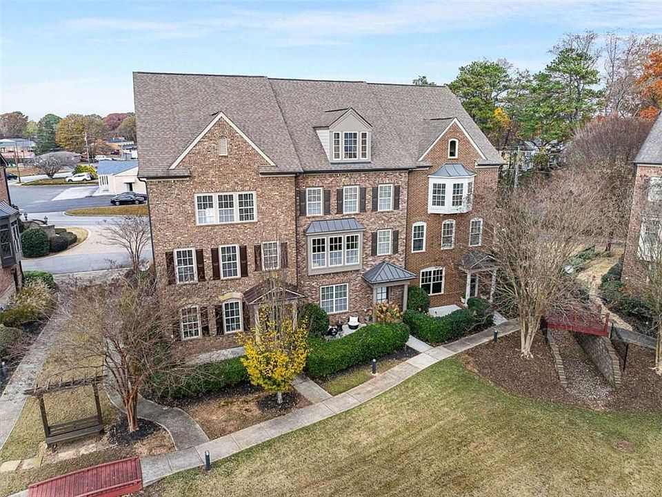 1st image of 552 Micayne Cir SE