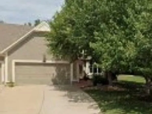 7406 W 148th St, Overland Park, KS 66223