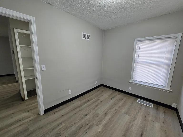 1125 N Barclay St — Photo 12