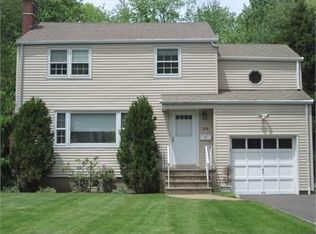36 Montgomery Rd, Livingston, NJ 07039