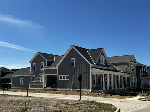 5112 Maple Dr, Lewis Center, OH 43035