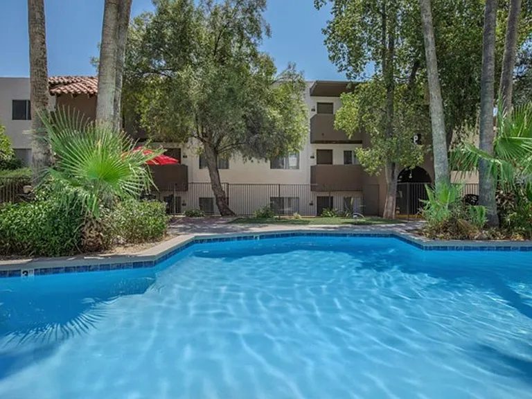Casas Adobes Apartments — Photo 3