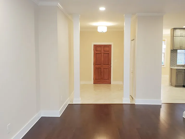 149 Peachtree Cir NE #19 — Photo 5
