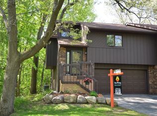 1 Hickory Hollow Dr, Madison, WI 53705