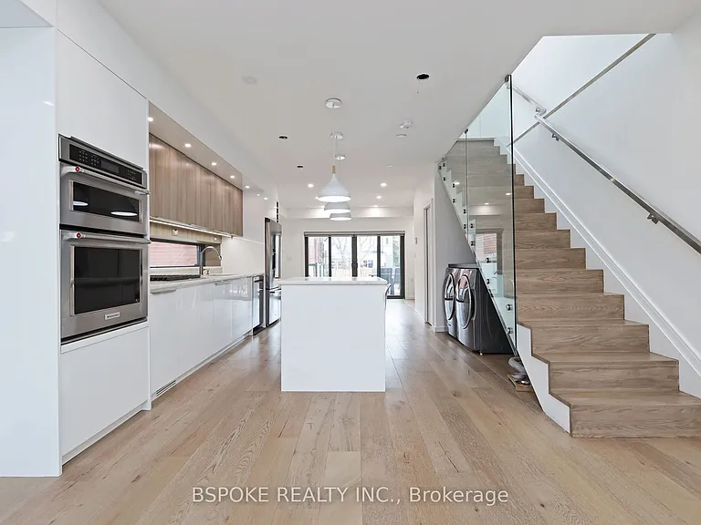 707 Mortimer Ave — Photo 1