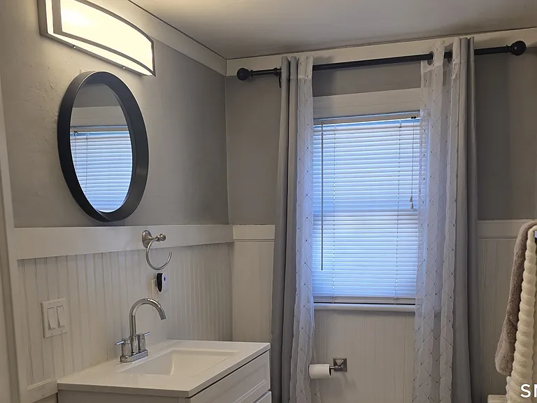 84 E Main St — Photo 9