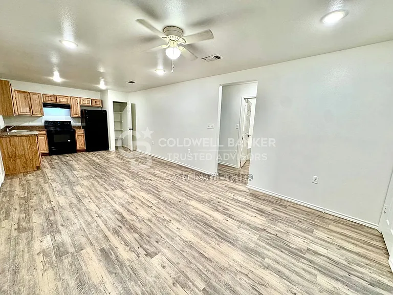 2117 E Broadway #1 — Photo 20