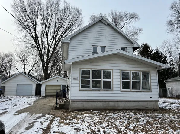 1216 N Roosevelt Ave, Bloomington, IL 61701