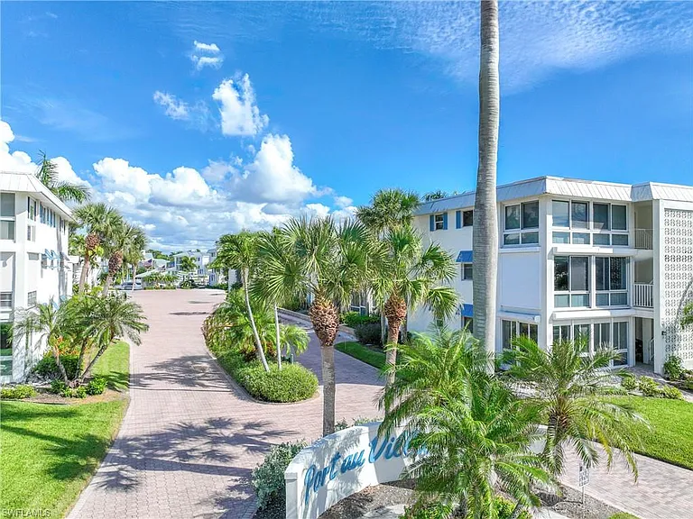 2100 Gulf Shore Blvd N #212 — Photo 2