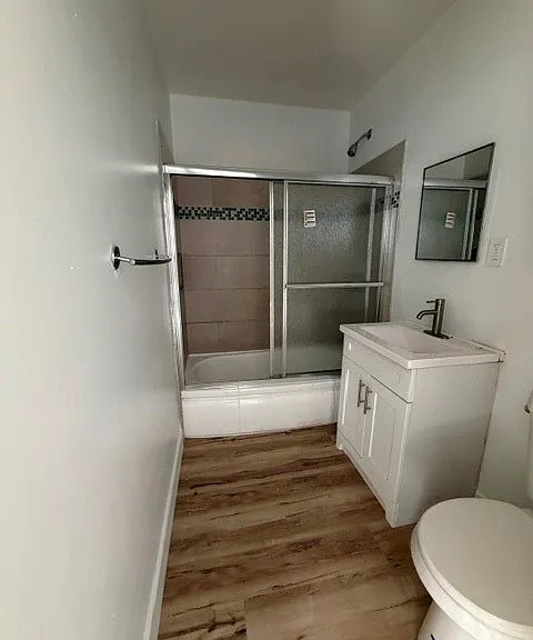 16817 1/2 Sherman Way — Photo 3