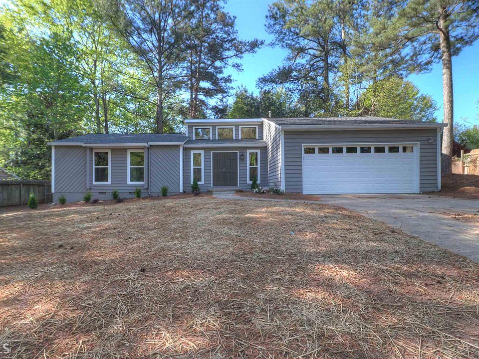 1st image of 325 Foxfire Dr SW