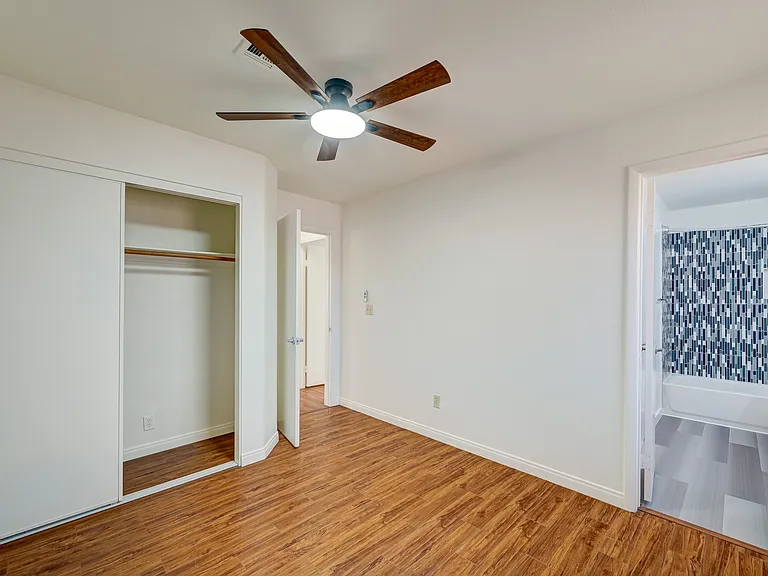 2702 Lovington Dr — Photo 40