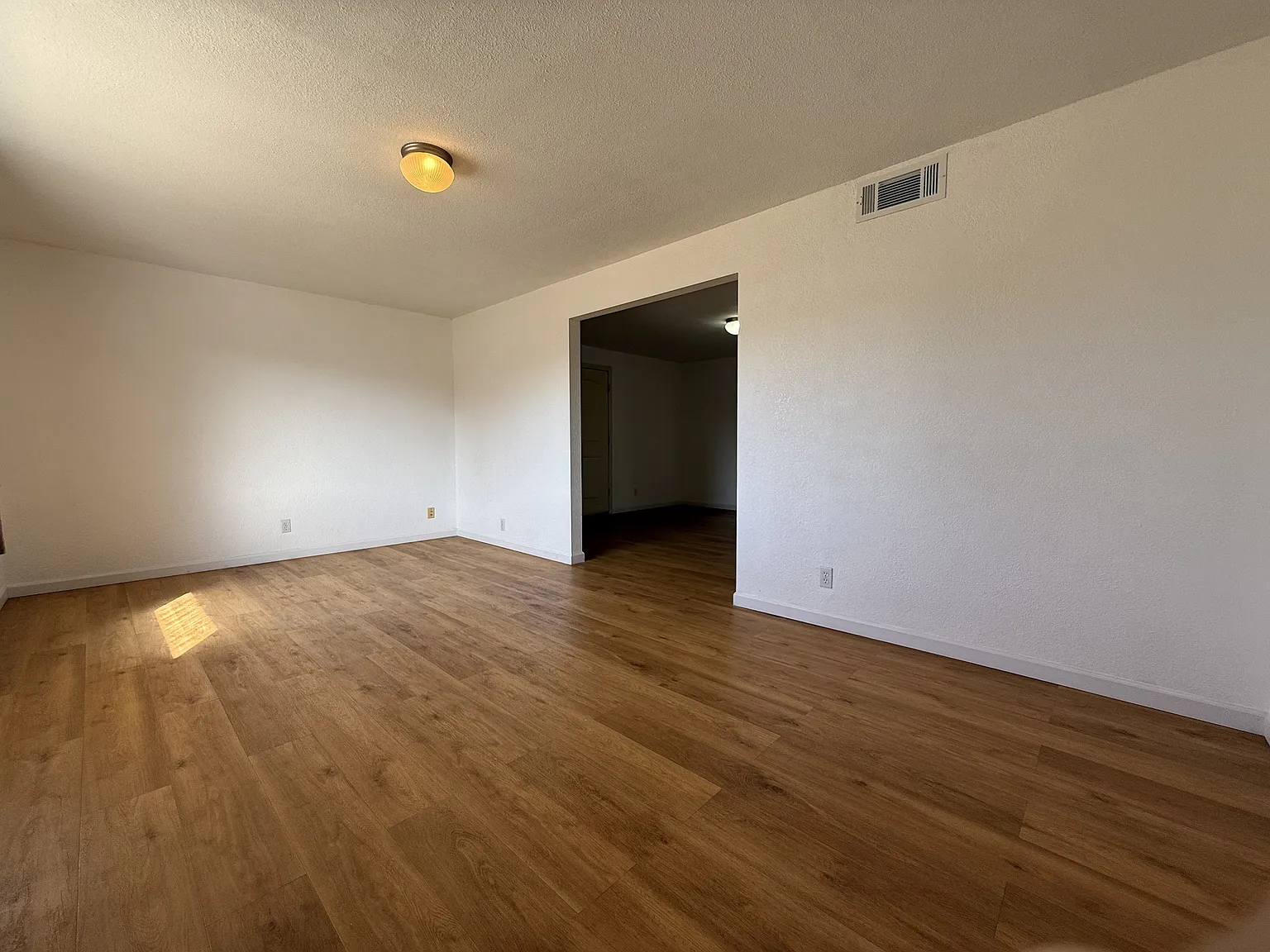 3 bed, 1318 sqft, $1,325 — Photo 4