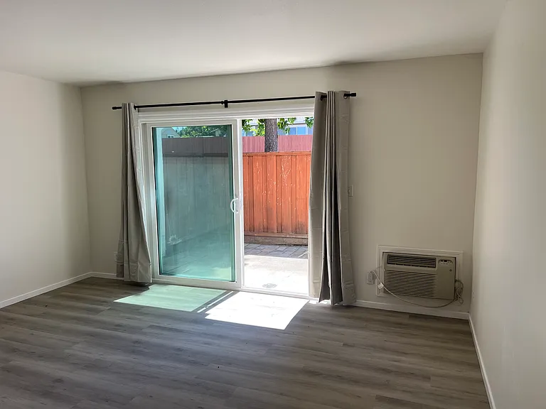 3499 Norton Way #13 — Photo 12