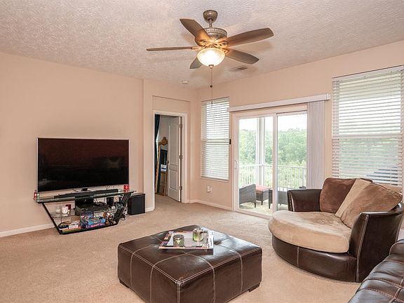 4th image of 9276 Bridgecreek Dr