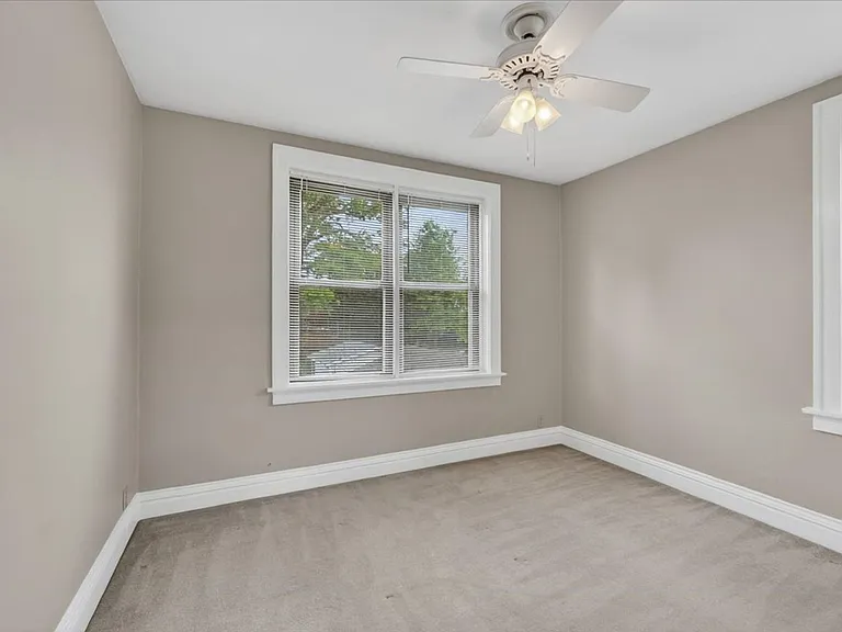 3637 Bowen — Photo 24