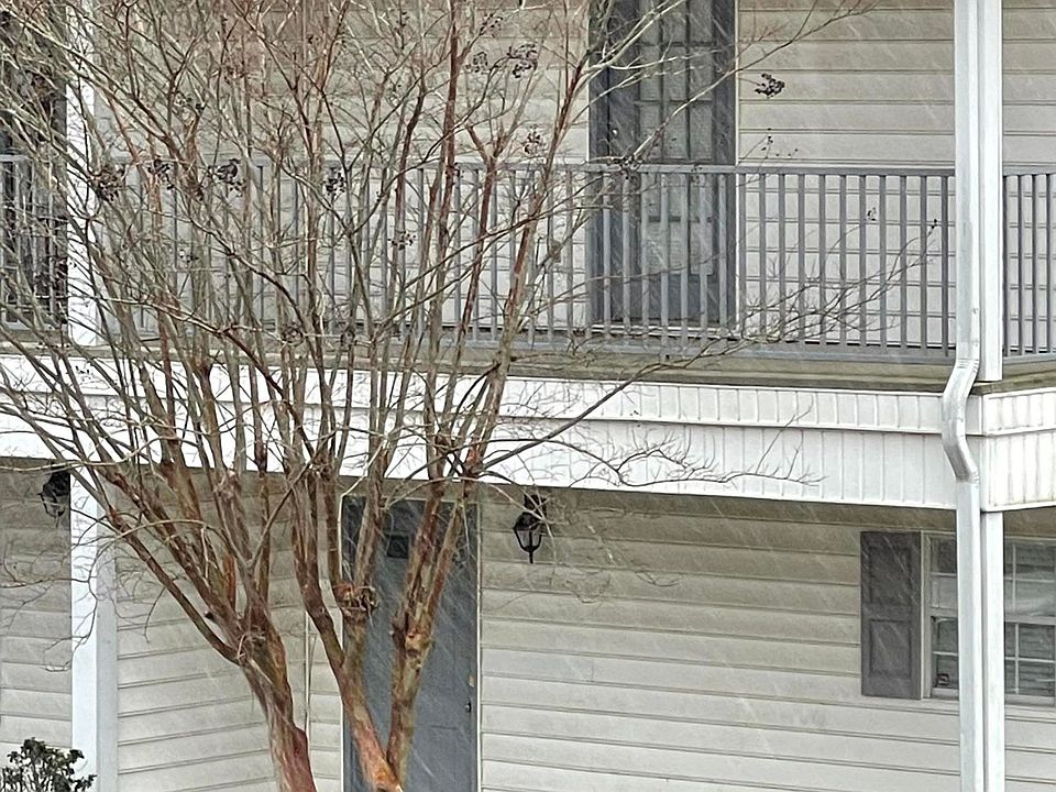 1st image of 202 Tomlinson Dr APT 5C