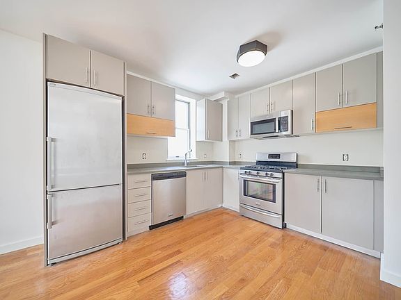 4th image of 74 Grand Ave APT 2B