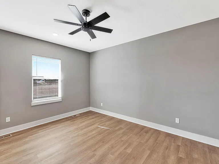 4625 S Doris Ct — Photo 17