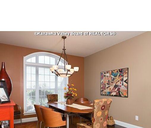 3rd image of 228 Wynterhall Ln