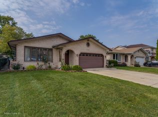 8346 Menard Ave, Burbank, IL