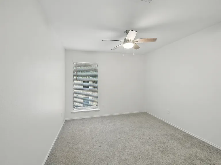 916 Sugarberry Ln — Photo 26