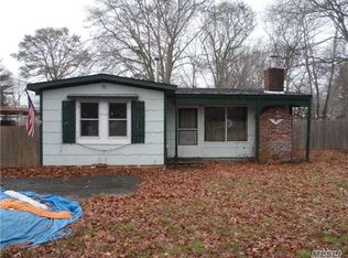 50 Roberts Rd W, Shirley, NY 11967