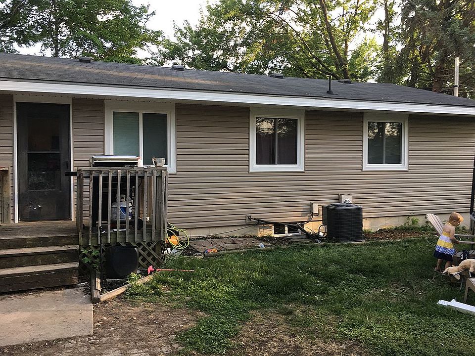 2nd image of 30 Redwood Ln